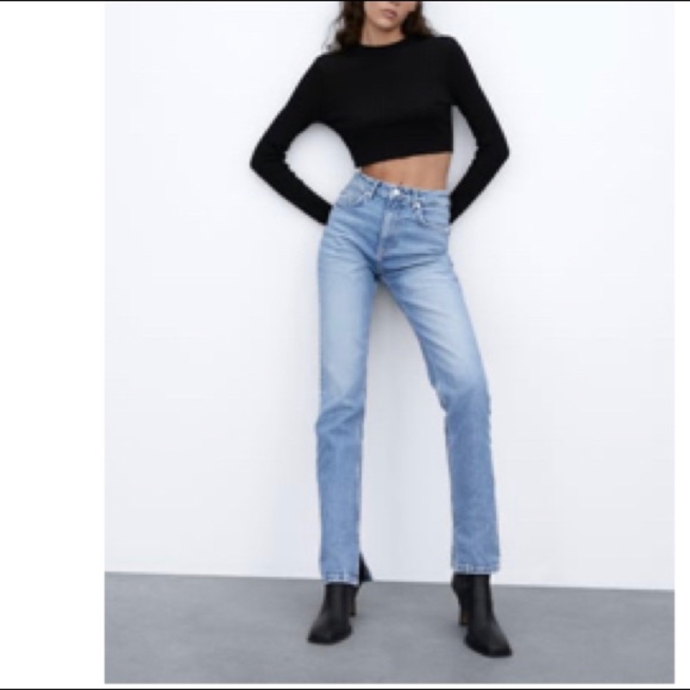 DENIM STRAIGHT LEGGED HIGH WAISTED JEANS WITH SLIT